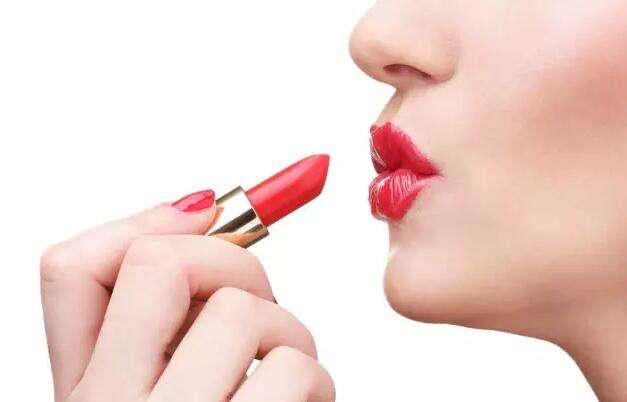 这才是涂口红的正确方法,涂口红时这6大雷区一定要避开