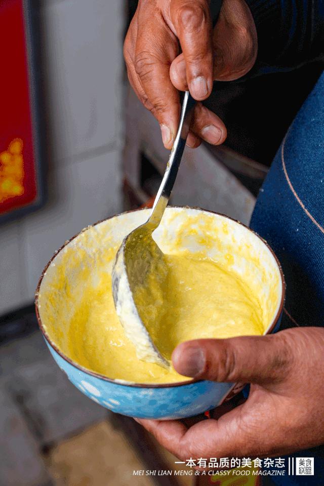 昆明这家小吃店里的传奇男人,17年来让人又嫉妒又欢喜