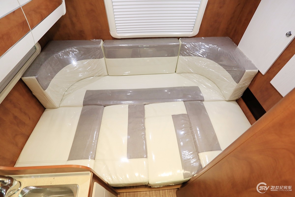 同级别房车谁敢跟它比轻量化！实拍亚特plasy631房车