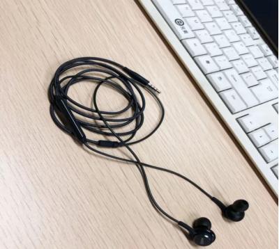 有线耳机好用还是蓝牙耳机好,为什么有线耳机音质吊打蓝牙耳机