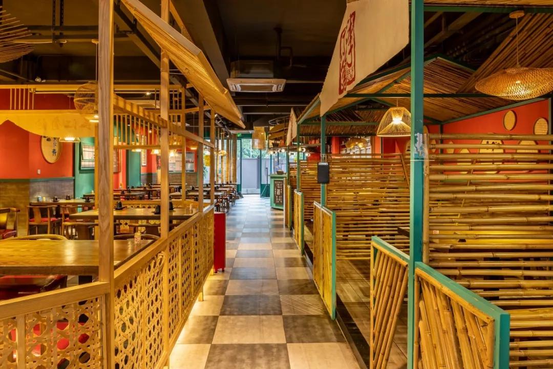 烧烤店怎么做菜品引流吸引顾客,烧烤店怎么用味道吸引人