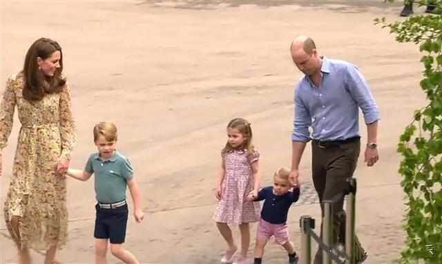 她是永远的“英伦玫瑰”，赢得了全英国的尊重，却输给情敌卡米拉