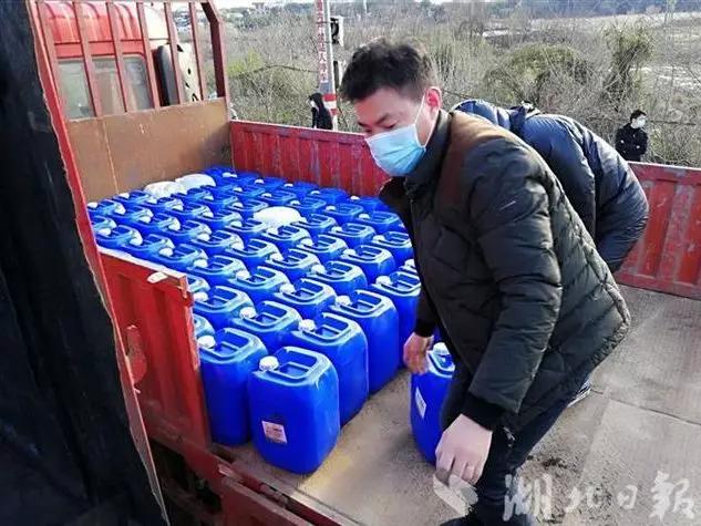 在抗疫一线彰显青春担当,在战役一线彰显担当与责任