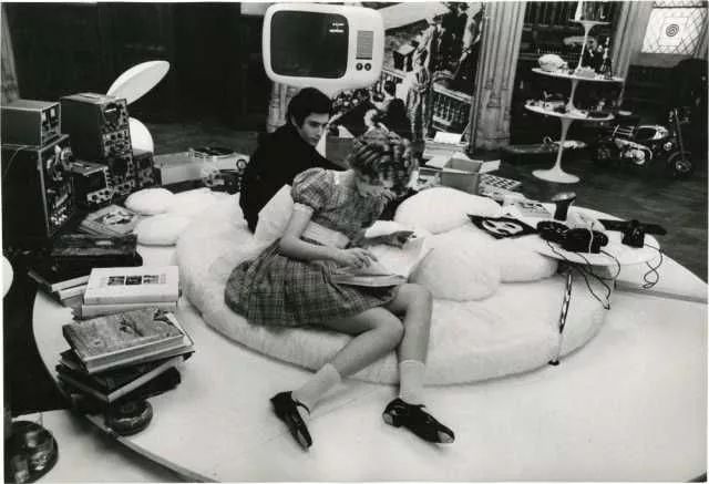 火了100年的初恋鞋，到现在刘雯还在穿它！