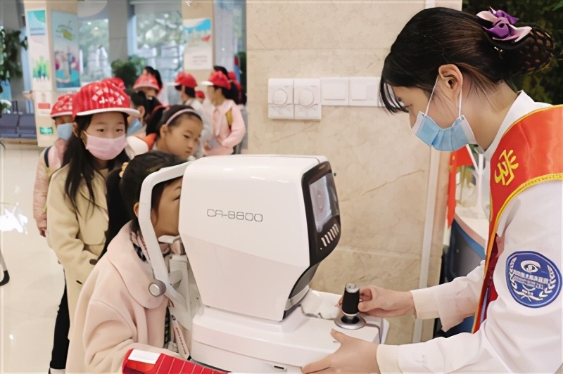 小记者采访眼科,小记者体验眼科