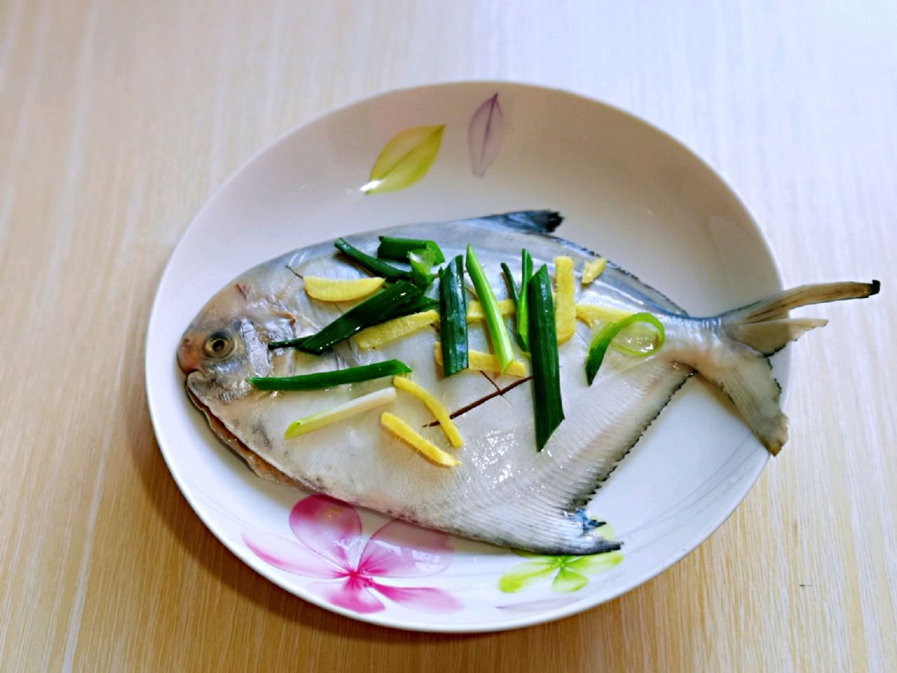 铁板金鲳鱼的正确吃法,孜然烤金鲳鱼好吃吗