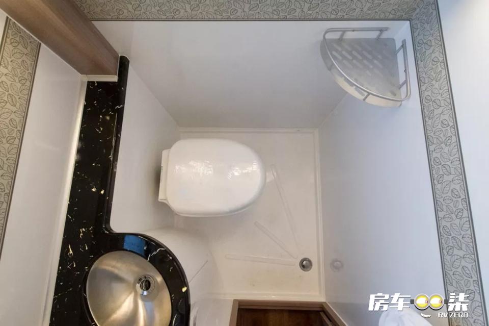 最适合日常通勤与旅游的b级房车,适合一个人的百万级小额头房车