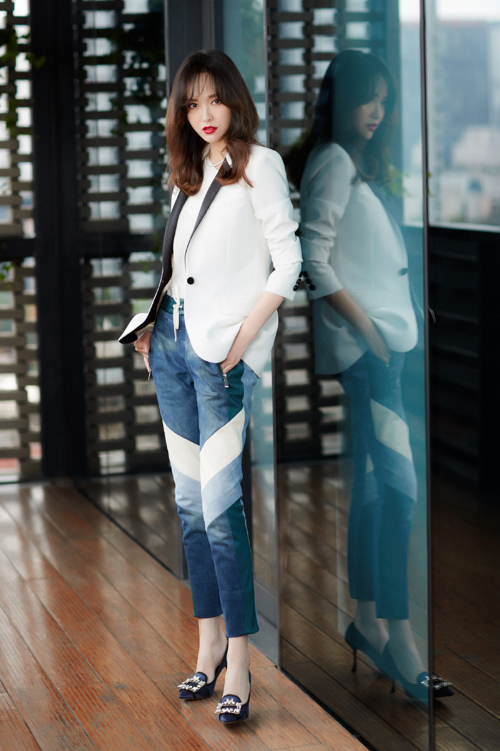 唐嫣穿黑色长裙半露香肩美翻天,唐嫣很仙的造型