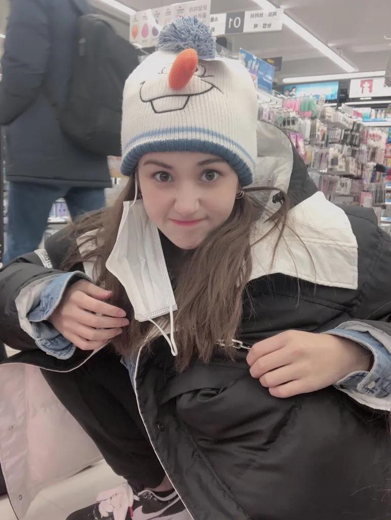 「人间芭比」爆火TikTok！酷爱电玩还是女鞋头？查收你们的新老婆