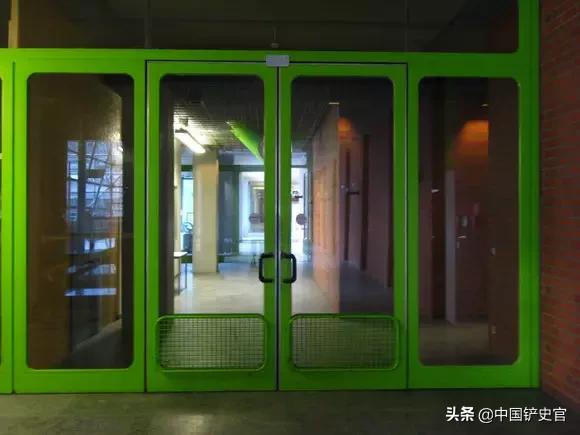 德国某大学实验室,大家进来感受一下