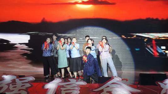 黑龙江中医药大学举办“青春向*党**，礼赞百年”文艺汇演