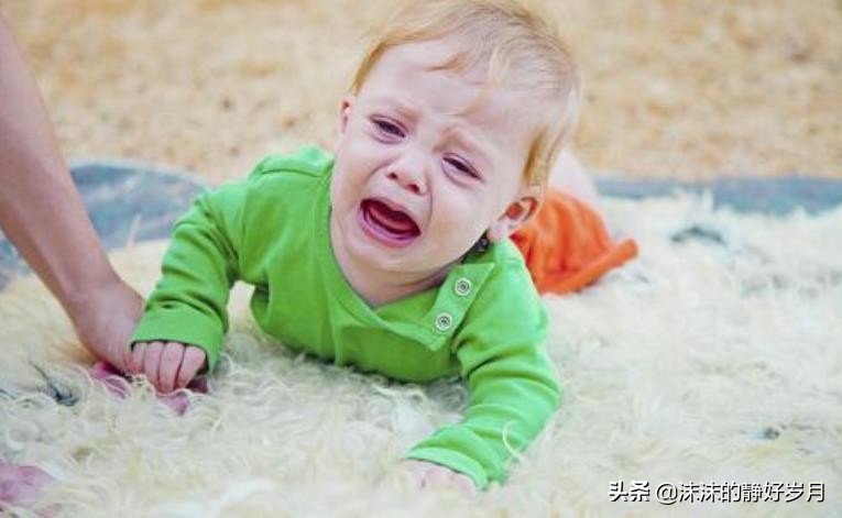 宝宝学走路顺其自然,宝宝学走路妈妈省力技巧