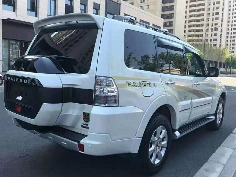 试驾帕杰罗v98柴油版,三菱帕杰罗v93在市区里的驾驶感受