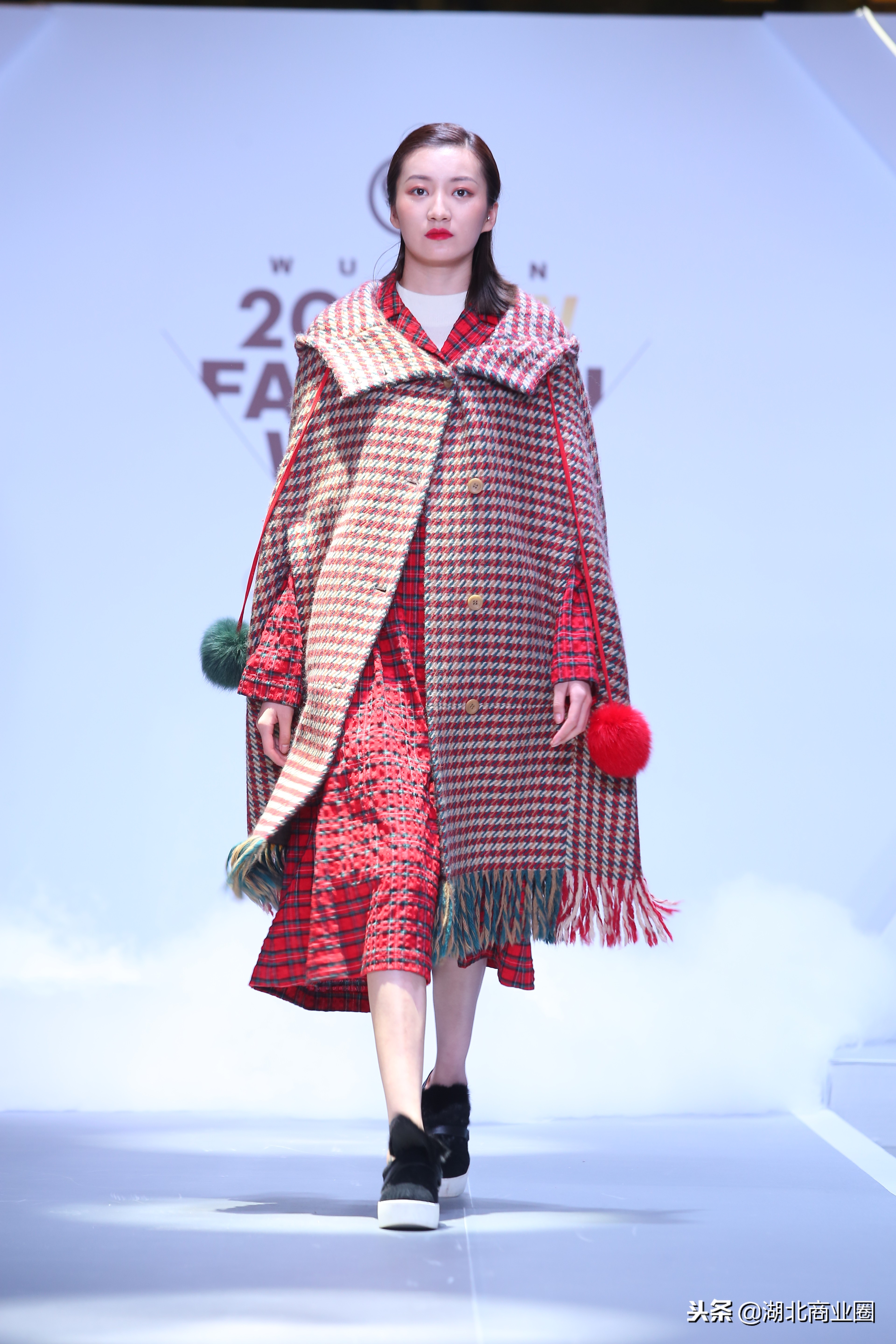 2015武汉国际时装周完美收官,武汉时装周闭幕传统服饰