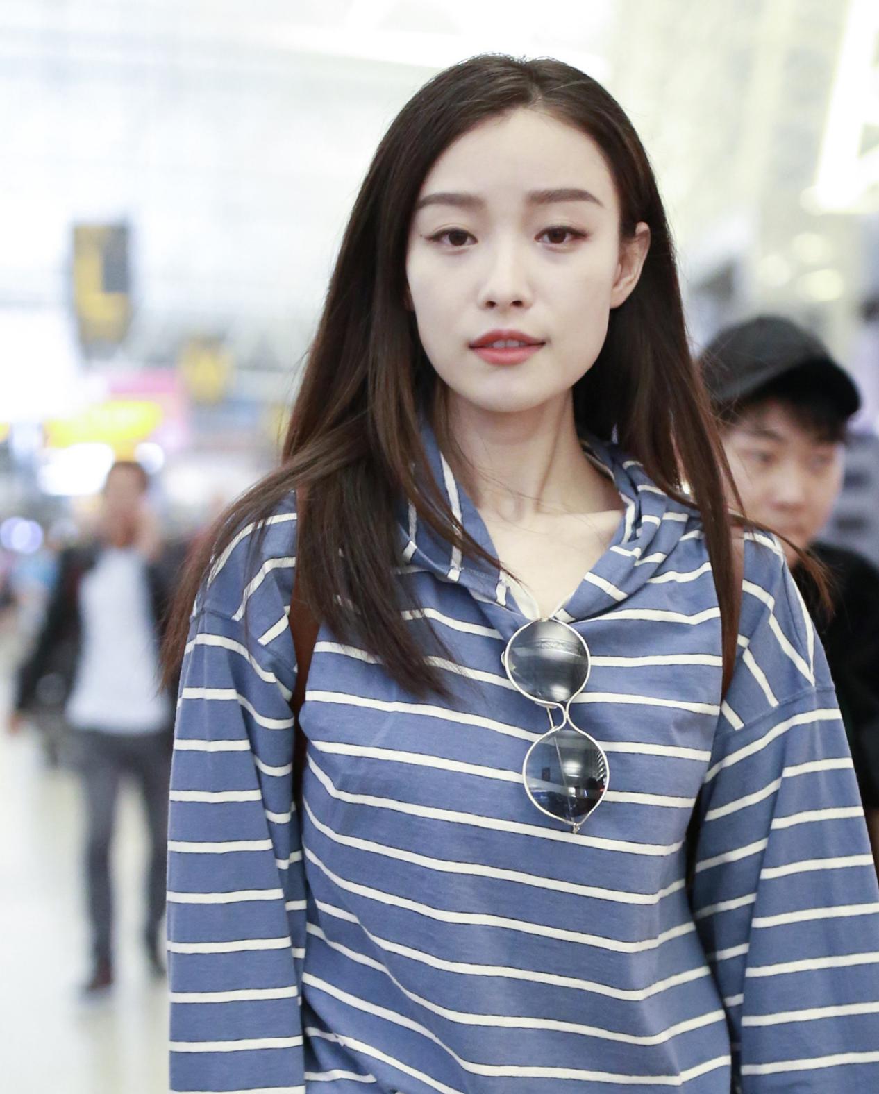 比嘟嘟唇好看的唇形,唇形花瓣唇和嘟嘟唇区别图