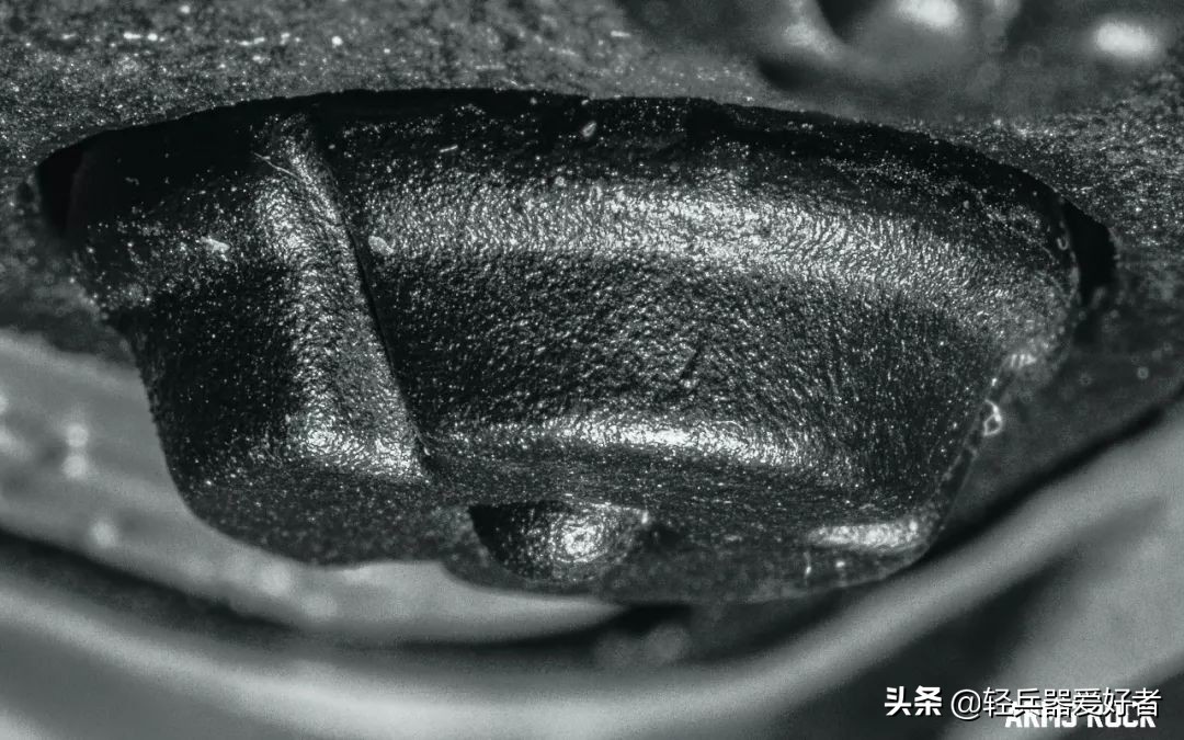 军靴防水测试,军靴透气性