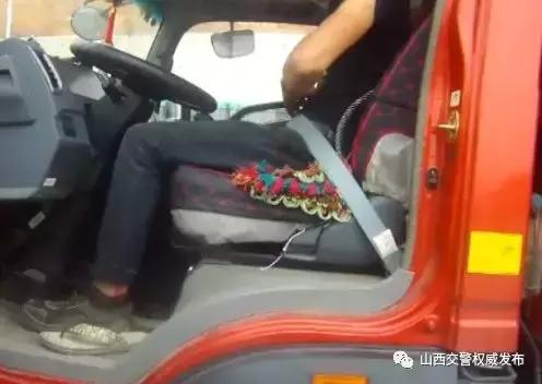 开车换鞋违法吗,开车来回换鞋