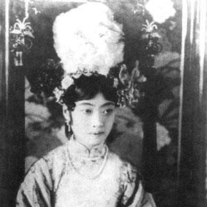 清朝灭亡后妃嫔都去哪了,清朝灭亡后那些妃子都到哪去了