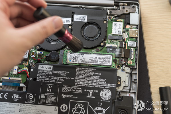 怎么清理笔记本电脑的灰尘,笔记本电脑太慢了怎么清理