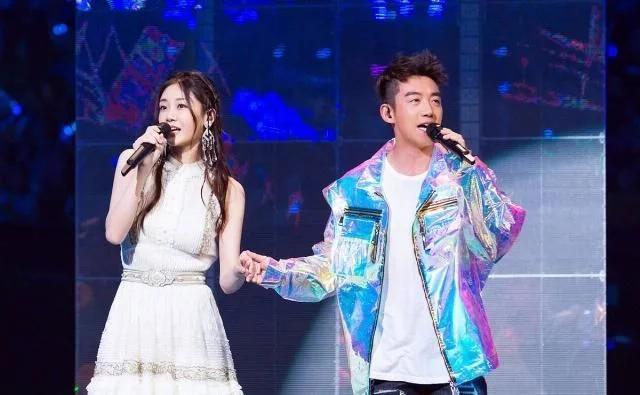 八佰郑恺说的啥 (郑恺八佰镜头合集)