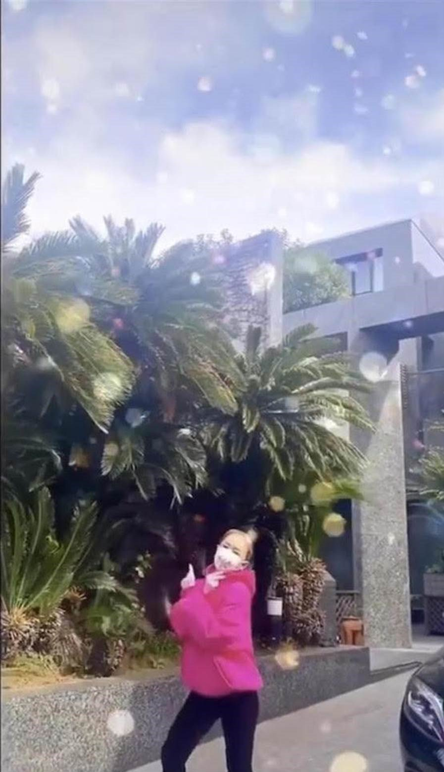 曾经的亚洲天后，“潮流”的同义词，去年未婚生子发布唱跳短视频