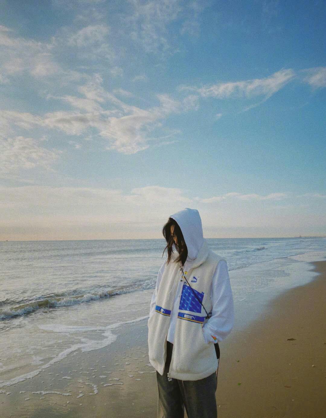 刘雯冬季穿搭外套,今年刘雯冬天最新穿搭