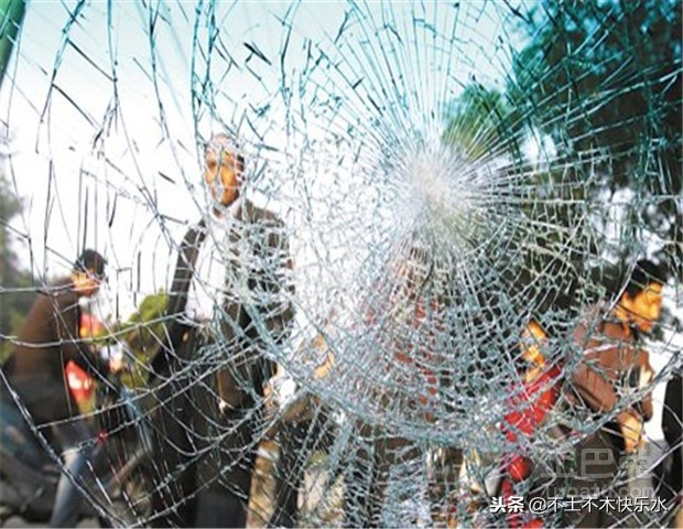 铝合金窗的安全玻璃小知识，铝框保护膜什么时候撕最合适？