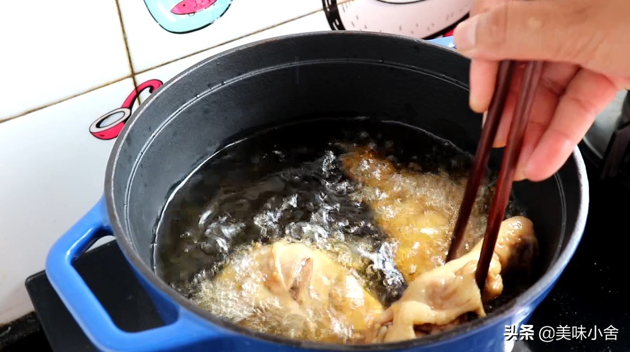 鸡腿怎么做好吃？教你一招，鸡腿肉香酥烂，回味无穷，方法超简单