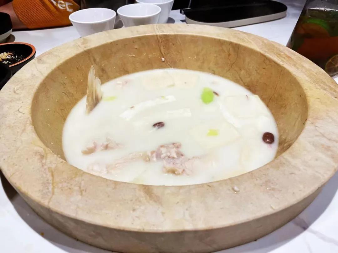 洱遇云南蒸汽石锅王府井店加盟,滇山荷云南蒸汽石锅