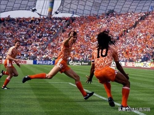 2010世界杯荷兰痛失冠军,1994年世界杯荷兰三剑客