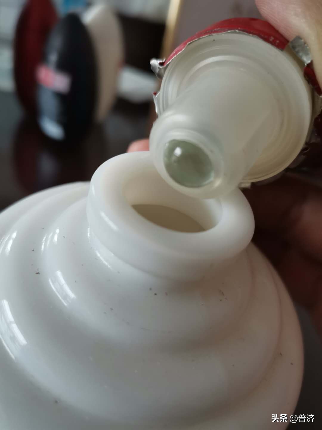 茅台酒瓶盖里的秘密,茅台瓶盖内暗藏什么玄机