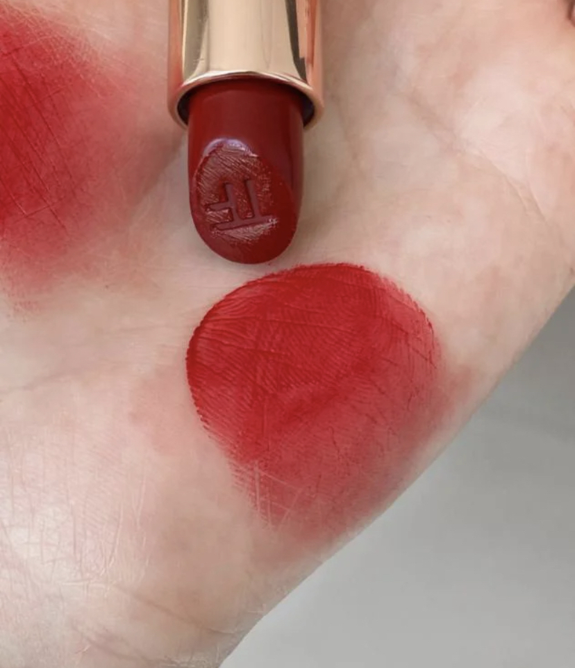张扬一点又百搭的口红色号推荐,秋冬必备的一支口红色号