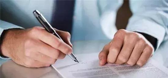 业主维权跟开发商打官司案例,开发商不给办房产证咋办