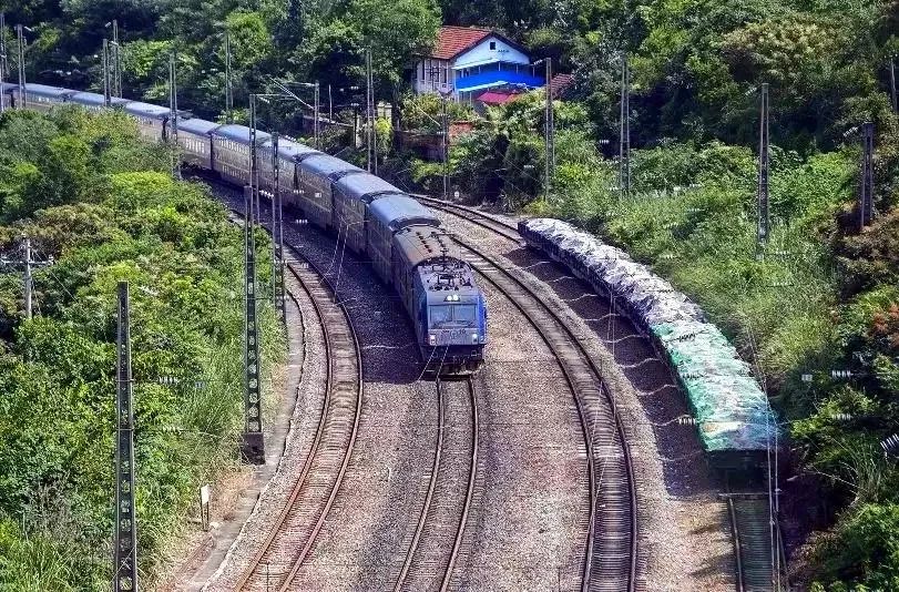 盘点不同国家的双层火车,中国是否曾经有双层火车