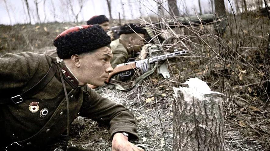 17岁女孩上山劝日本投降,17岁的中国姑娘上山劝降