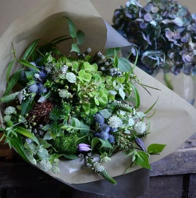 日式花艺作品,日本花店装修风格效果图