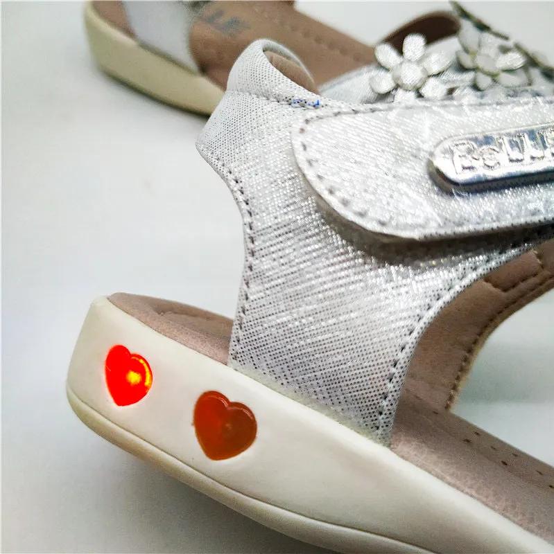 儿童穿哪种凉鞋比较好测评,关爱宝宝从脚开始