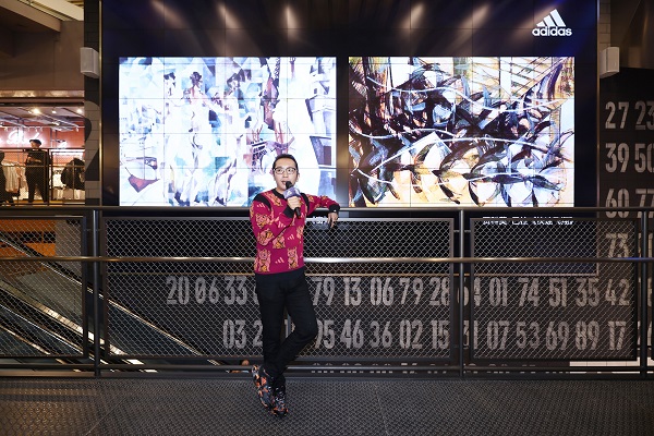 阿迪达斯ozweego春季新款,阿迪达斯新品来袭