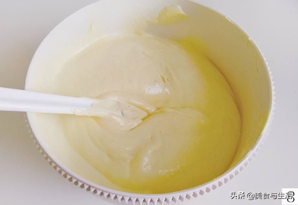 做法简单口感松软绵密的海绵蛋糕,不会融化的蛋糕简单又好吃又漂亮