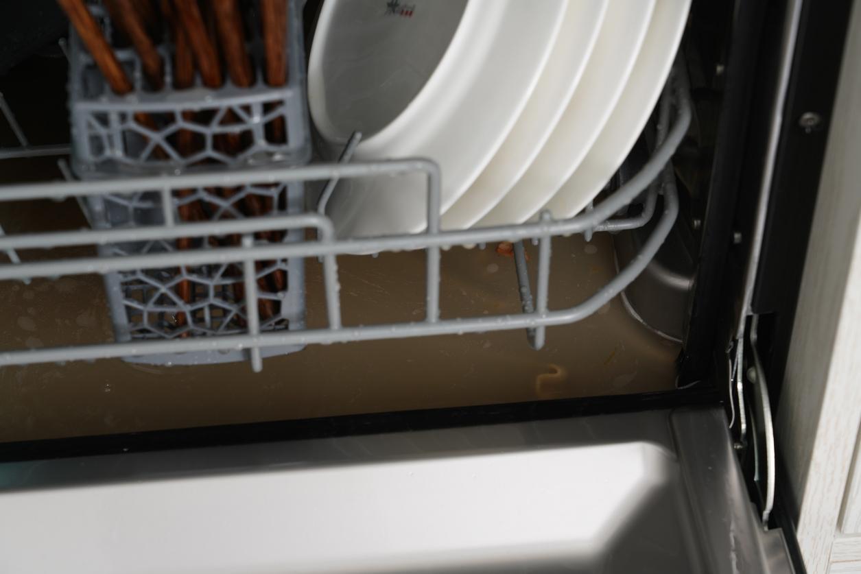 新型洗碗机进食堂,海尔洗碗机长效存储