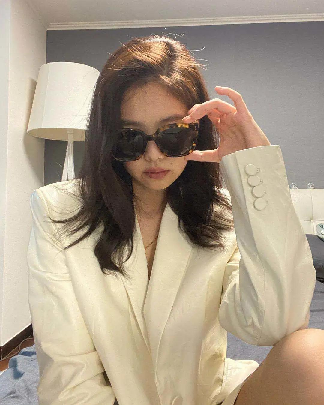 墨镜一戴谁都不爱时尚墨镜,推荐一款适合秋冬戴的墨镜