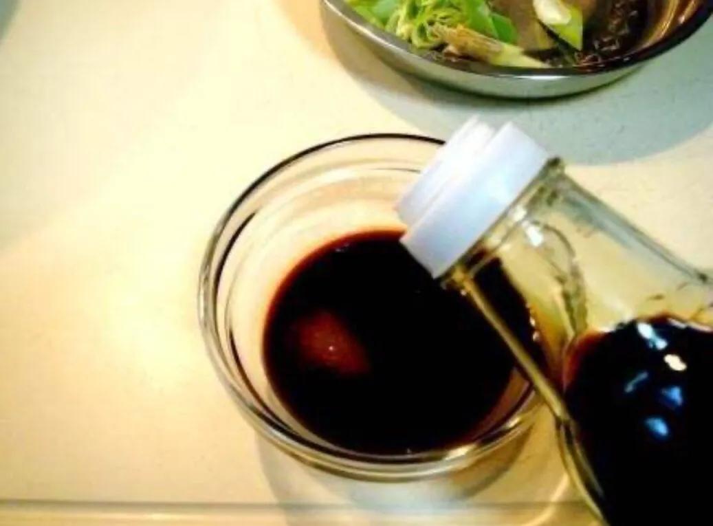 宝宝误服烧碱,错误做法导致二次伤害!