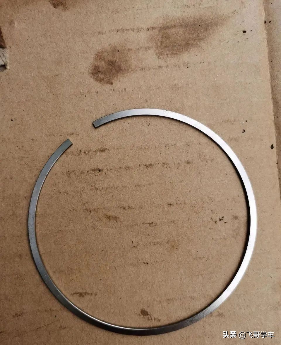 丰田皇冠3.0发动机大修有点共振,皇冠发动机烧机油大修