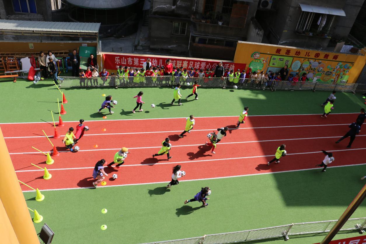 幼儿足球助推园所发展,推广幼儿足球