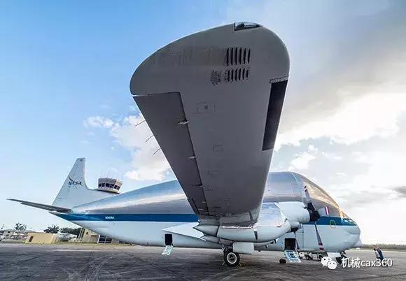 最大型运输机自重是多少吨,目前全世界最大的运输机