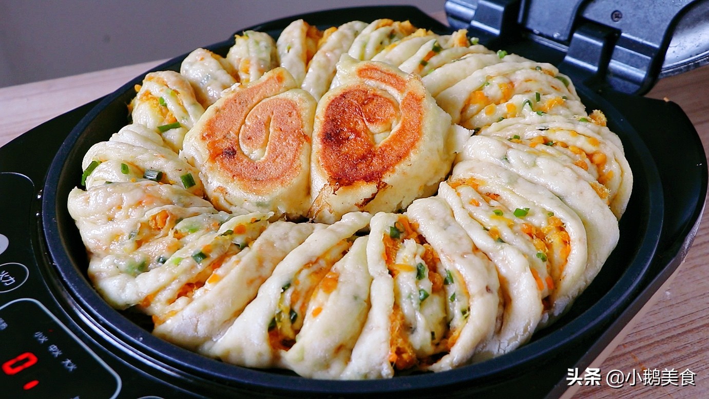 玉米面最好吃的做法加2个鸡蛋,少油玉米面大饼子