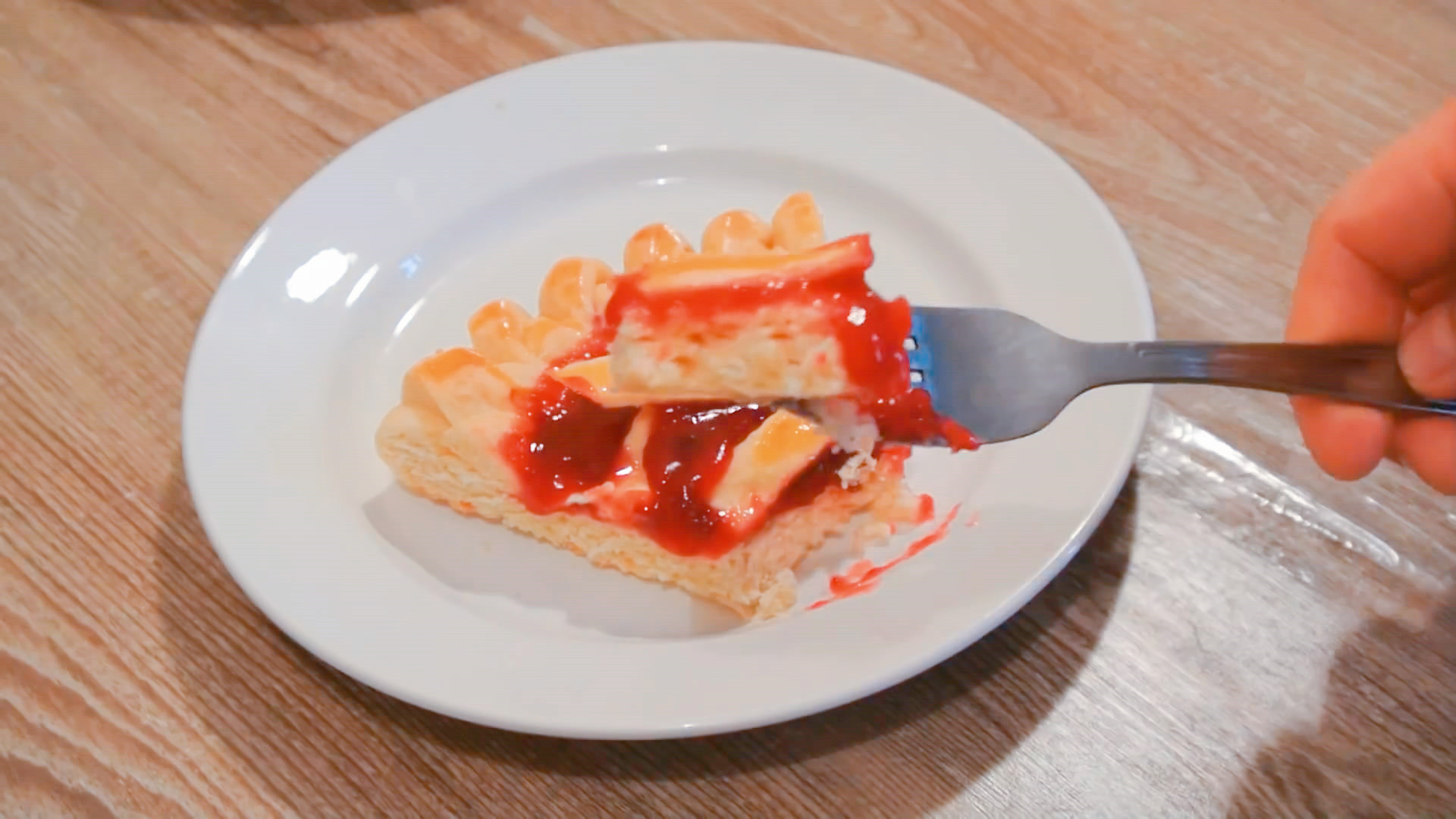 宁波草莓真便宜，花5元买了盆，做成草莓派，又香又脆太美味