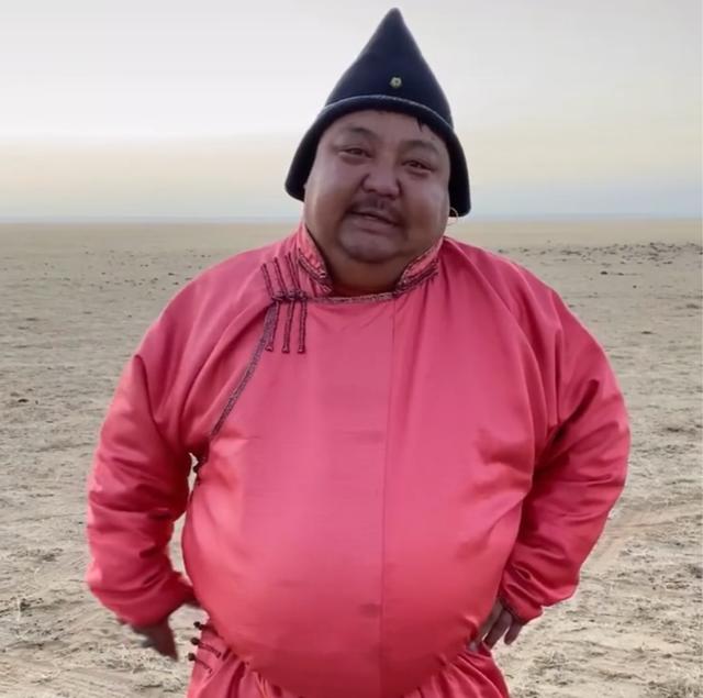 内蒙古壮汉120公斤,一年胖10斤27岁小伙靠吃月入过万