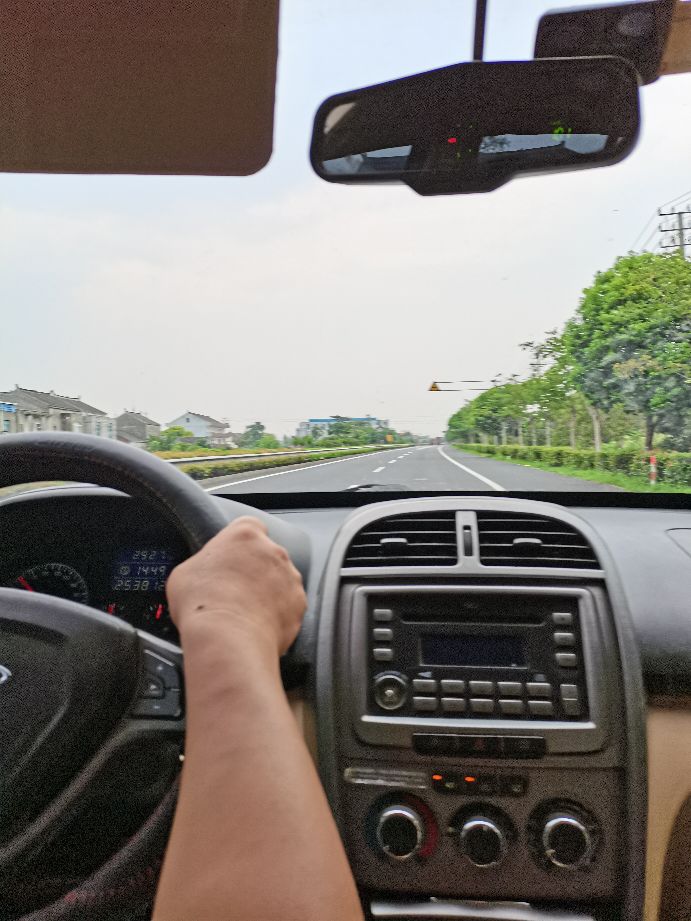 开了10万公里的奇瑞瑞虎3值多少钱,开了九年的奇瑞瑞虎还能值多少钱