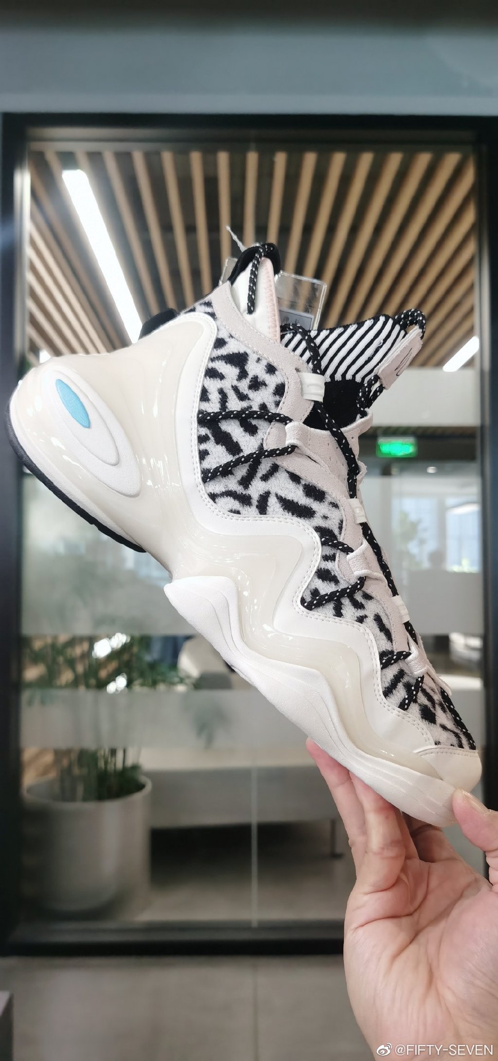 安踏最新款的鞋是什么鞋,安踏2023年新品鞋多少钱